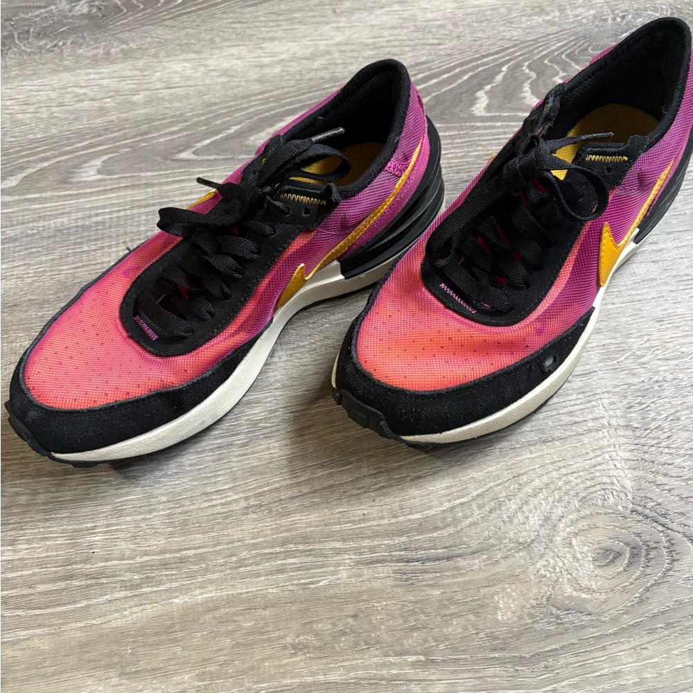 Nike Waffle One Pink/Black Everyday Running Sneakers